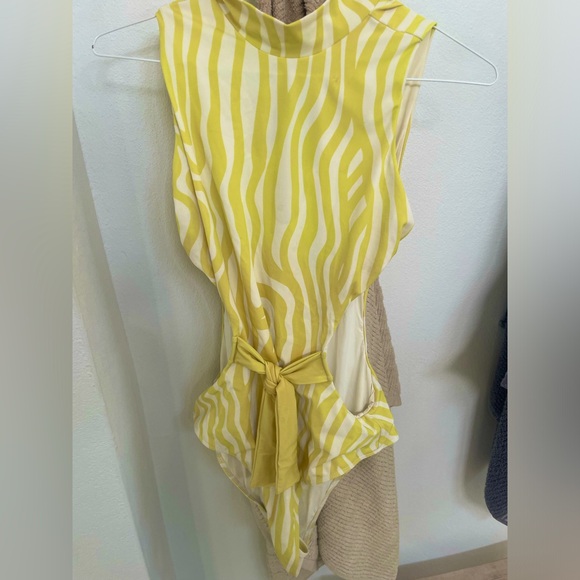 Devon Windsor Kaylee one piece swimsuit - Picture 4 of 5